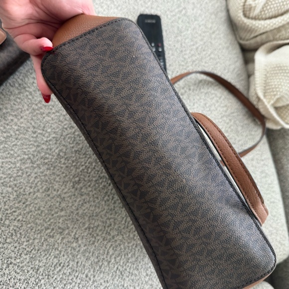 Michael Kors purse and wallet - Picture 5 of 7